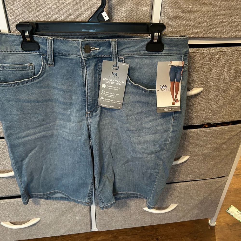 Bermuda shorts NWT size 12